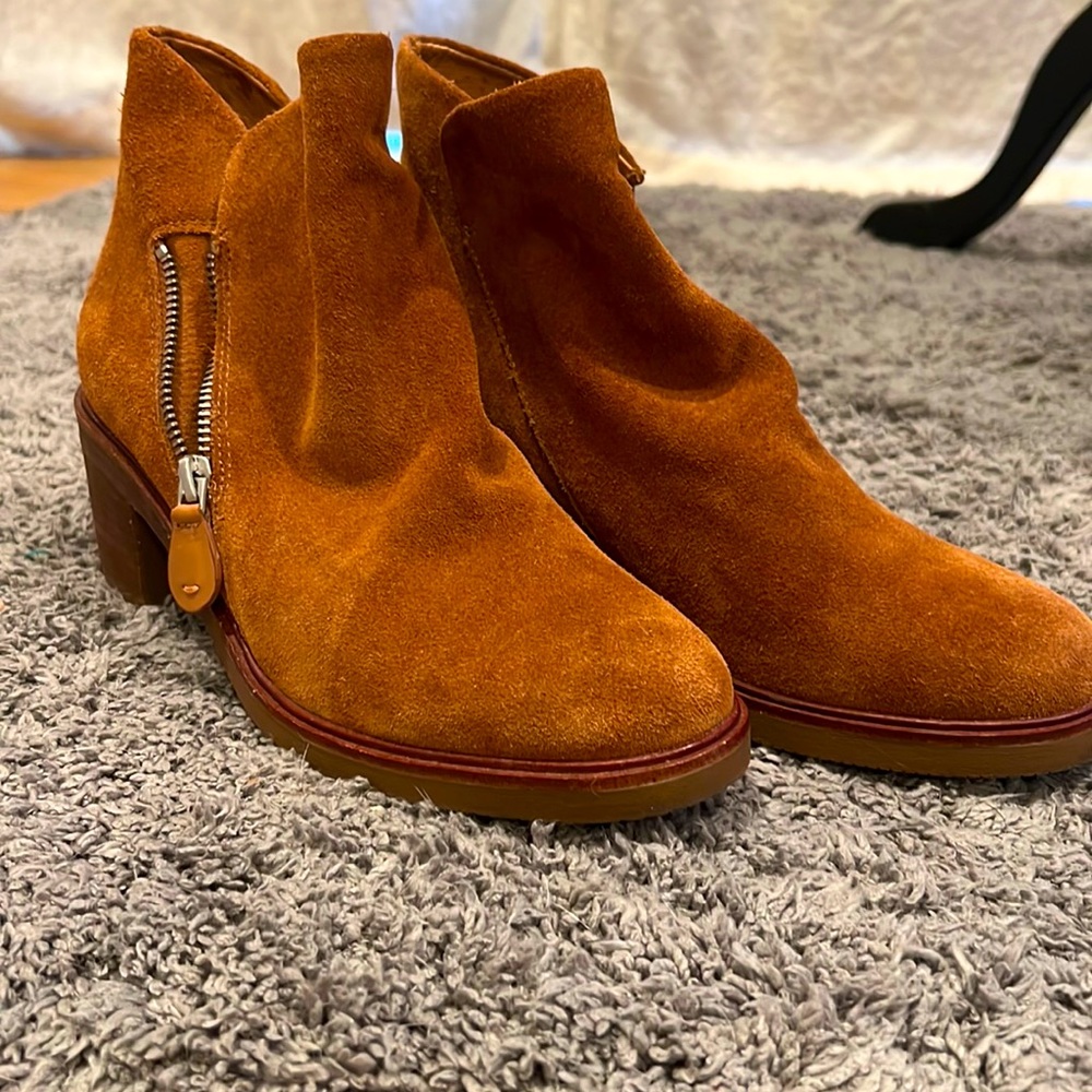 Gentle Souls brown suede boots. Women’s 7.5